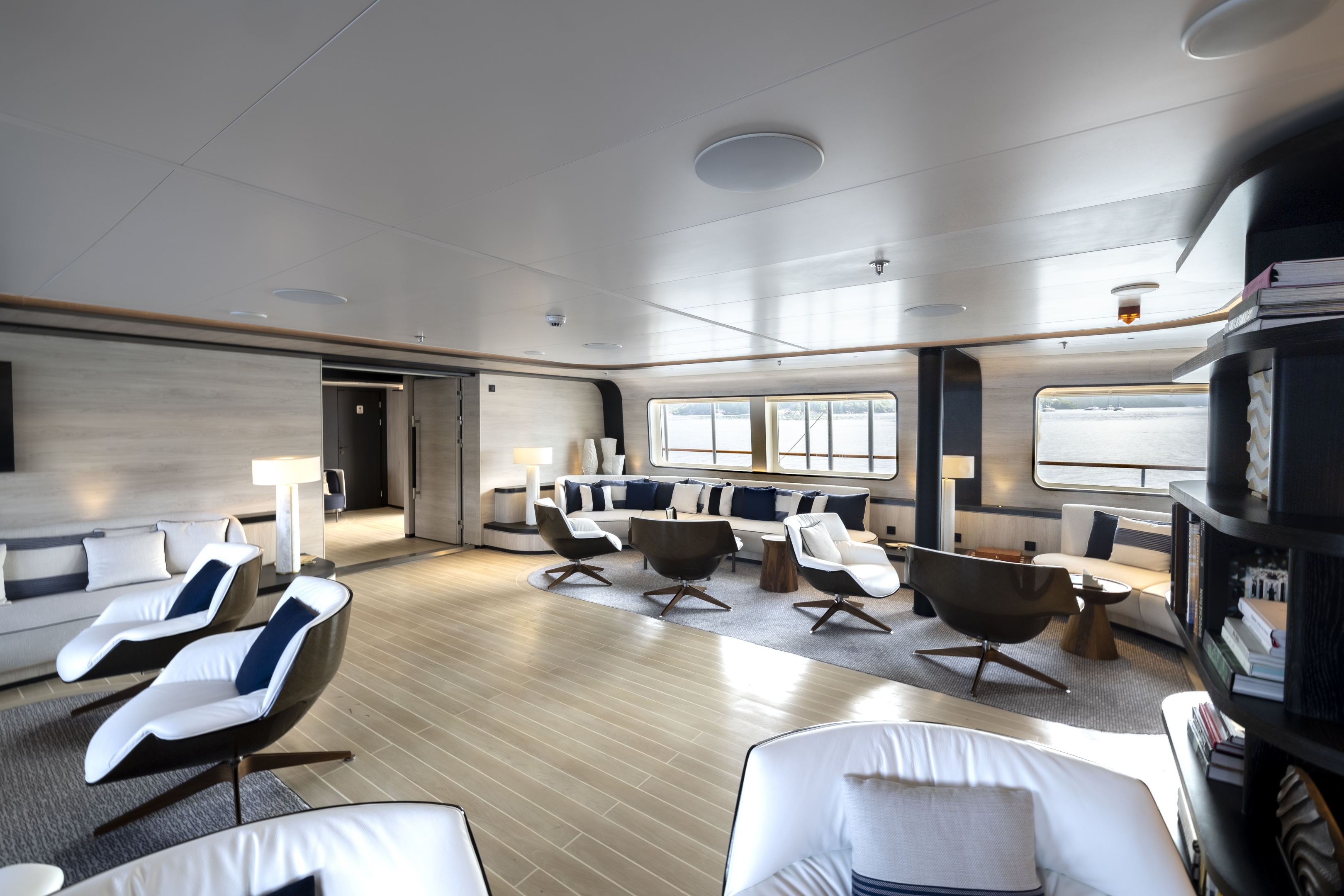 Le Ponant - Emeraude Lounge and Bar - Alizés Deck